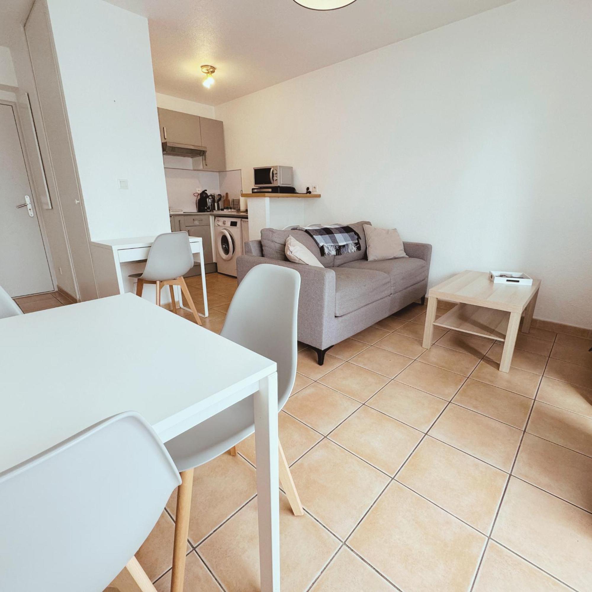 Appartement Residence Prive Avec Parking Wifi Clim Piscine Avignon Luaran gambar