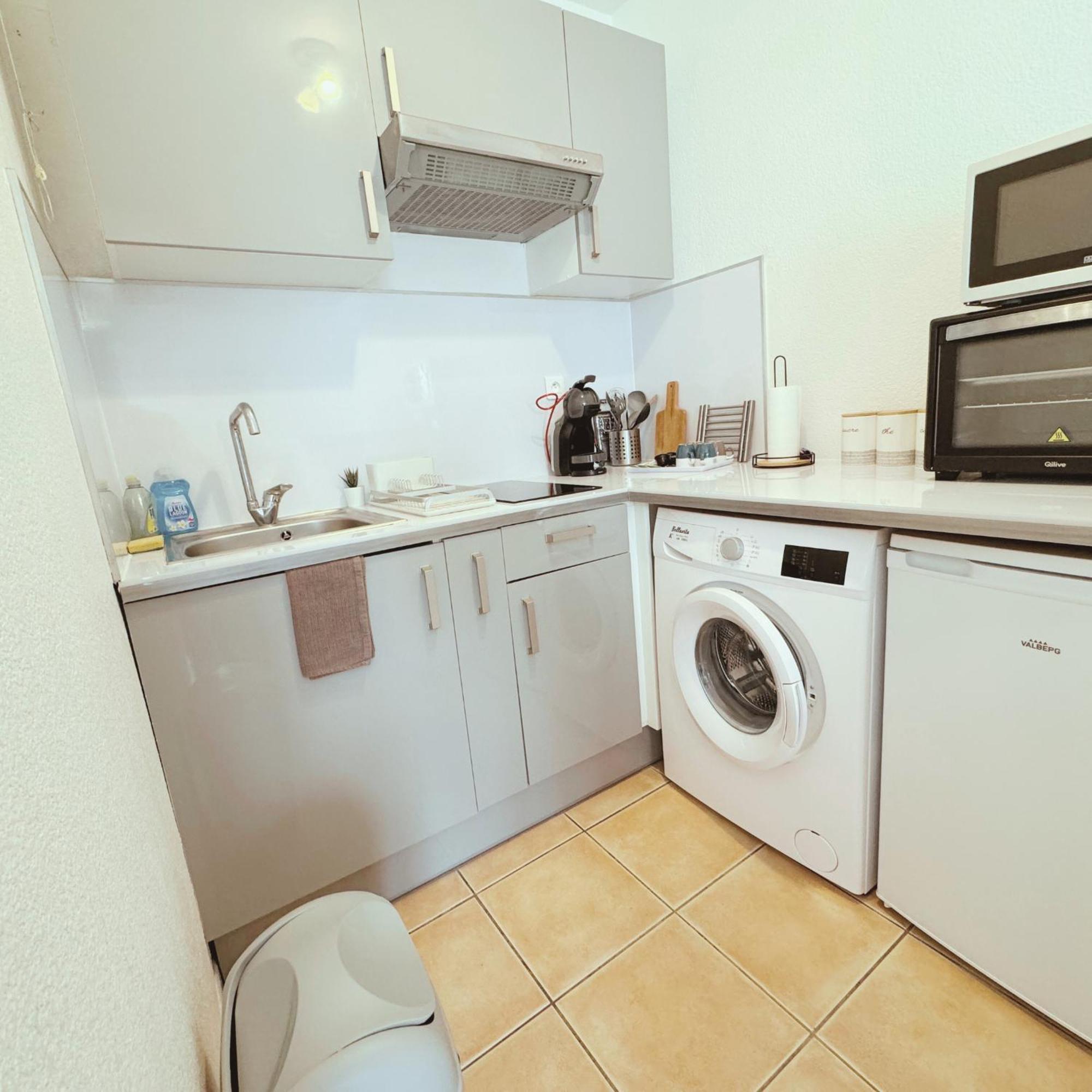 Appartement Residence Prive Avec Parking Wifi Clim Piscine Avignon Luaran gambar
